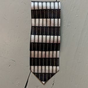 - Geometric Tie